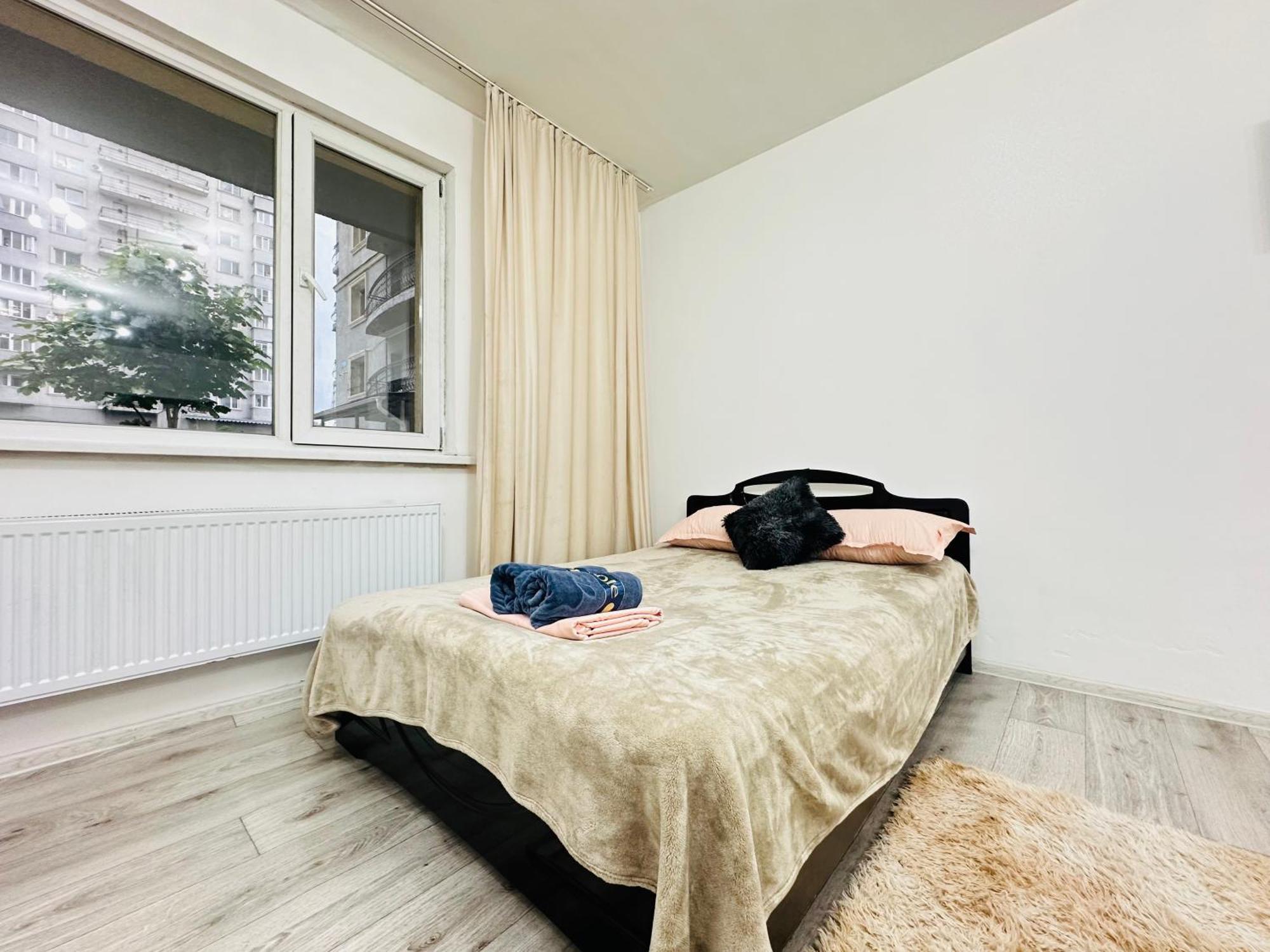 Квартира Для Большой Семьи Almatî Exterior foto